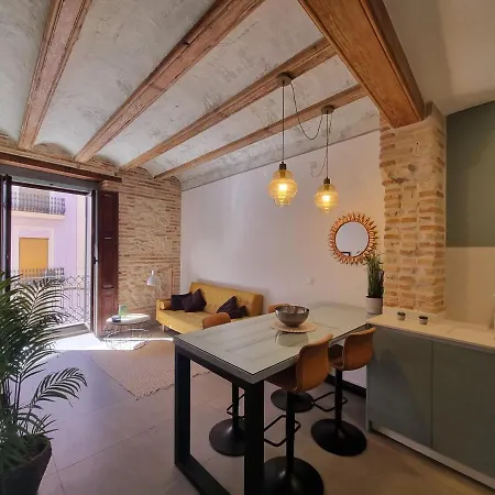 Centrica Y Encantadora Vivienda. Apartamento *