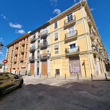 Centrica Y Encantadora Vivienda. * Valencia