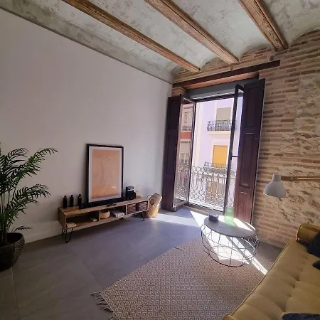 Centrica Y Encantadora Vivienda. * Valencia