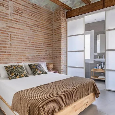 Centrica Y Encantadora Vivienda. * Valencia